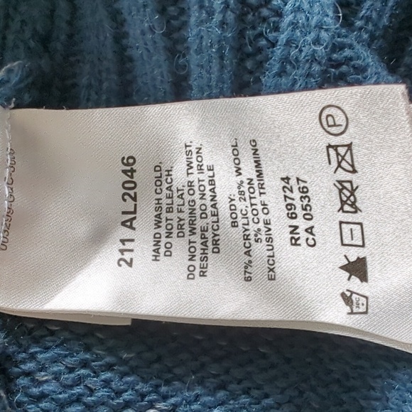 Lg Columbia Knit Sweater in  EUC Teal - Picture 8 of 9